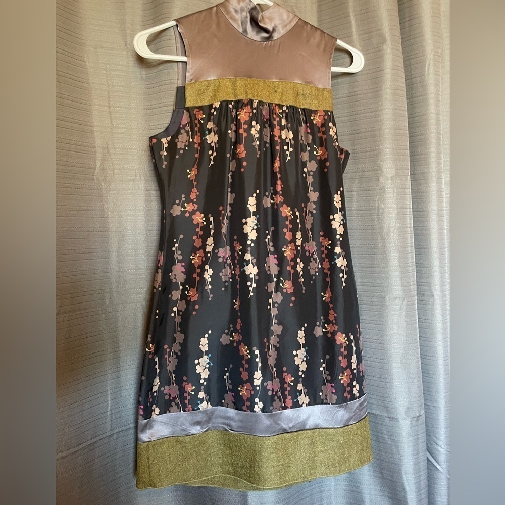 Hype silk and wool dress; back zipper; fully lined - Picture 2 of 11